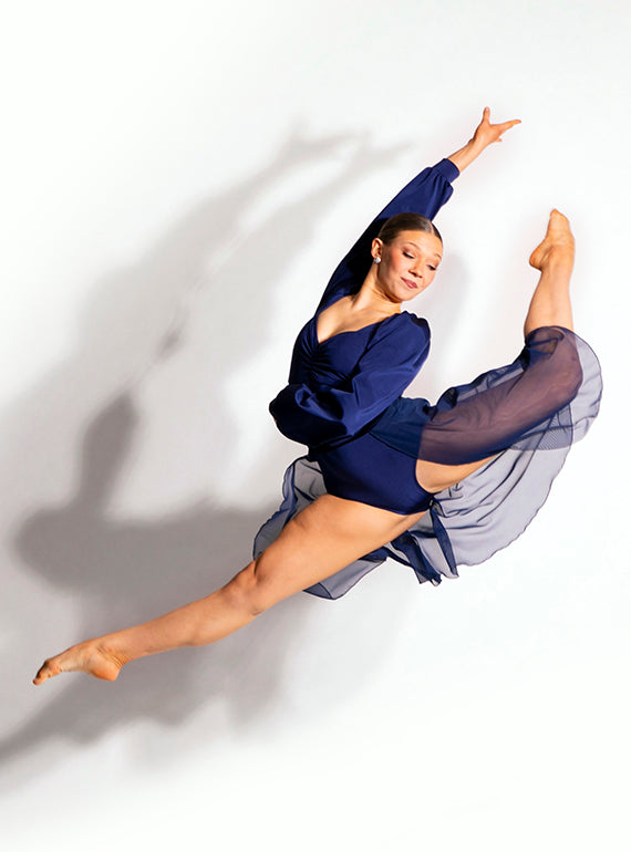 Catherine Leotard Alternate Image 5